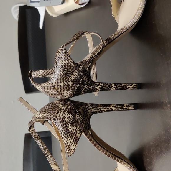 Heels - Picture 3 of 3